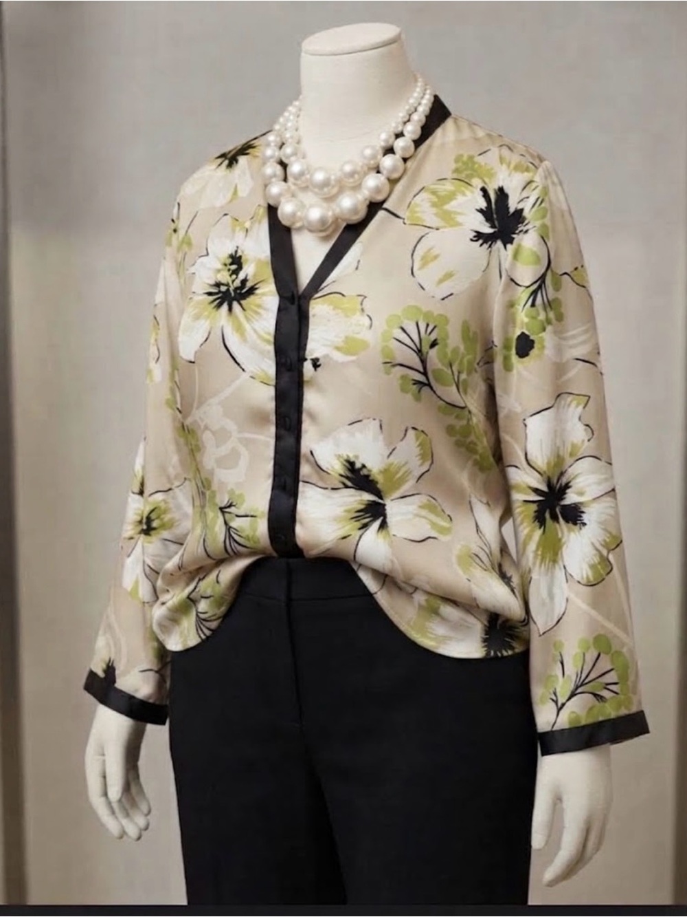 Chico's Green and Black Floral Shell Top